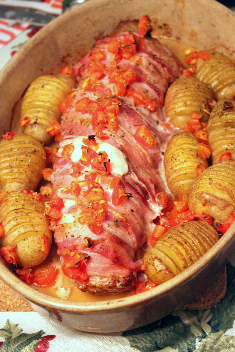 Rezeptbild: Schweinefilet im Speckmantel mit Hasselback Kartoffeln