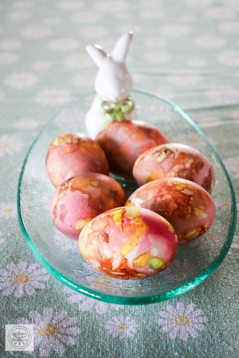 Rezeptbild: Eierfaerben mit Zwiebel und Knoblauch Schalen