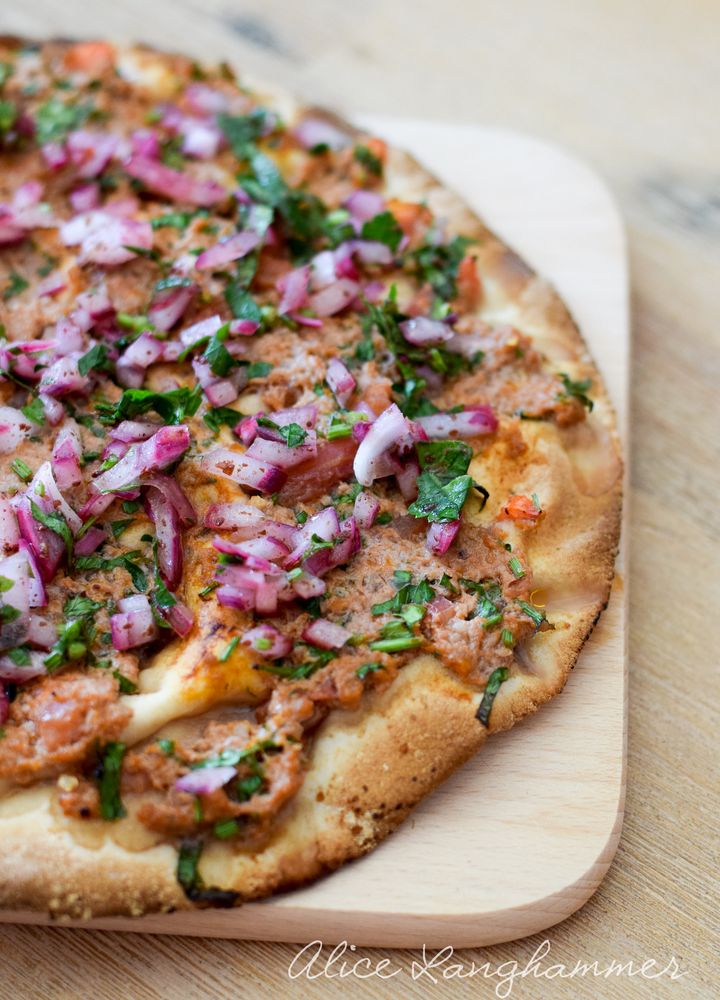 Rezeptbild: Türkische Pizza mit pikantem Lammhackfleisch