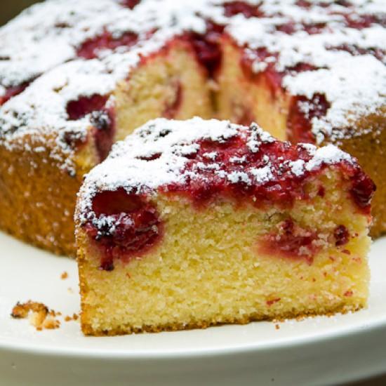 Rezeptbild: Polenta-Kuchen mit Himbeeren und Zitrone
