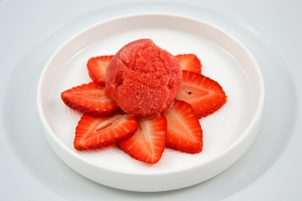 Rezeptbild: Erdbeereistee-Sorbet