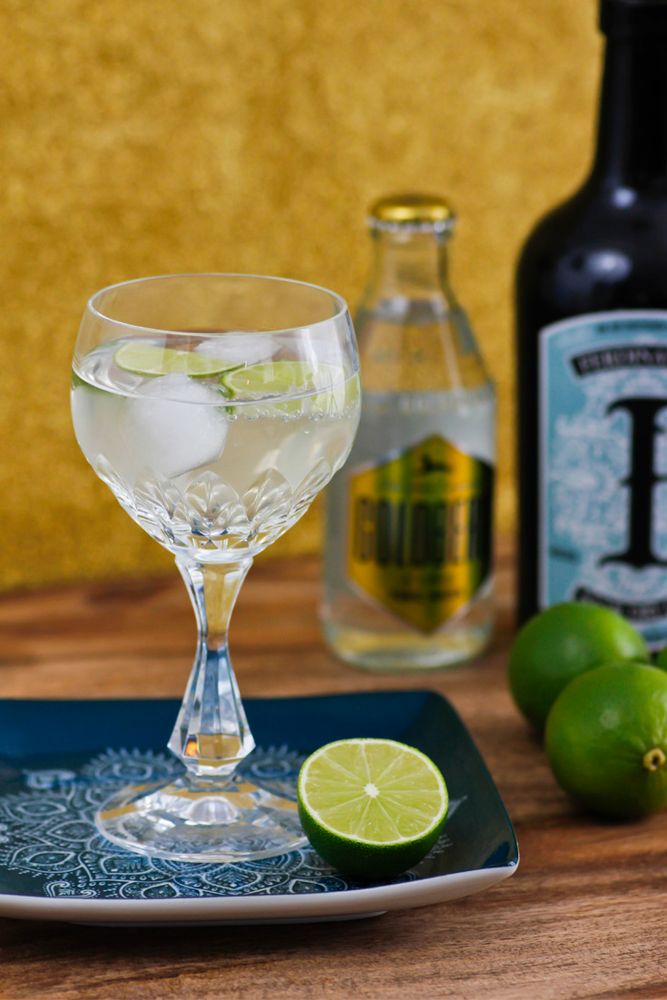 Rezeptbild: Rezept Klassicher Gin Tonic mit Limette / Zitrone oder Gurke
