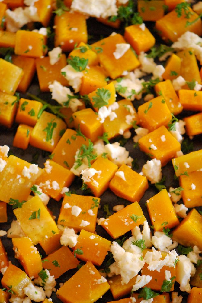 Rezeptbild: Butternusskürbis aus dem Ofen mit Honig & Feta