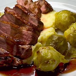 Rezeptbild: Gebratene Entenbrust mit Kaffeesauce