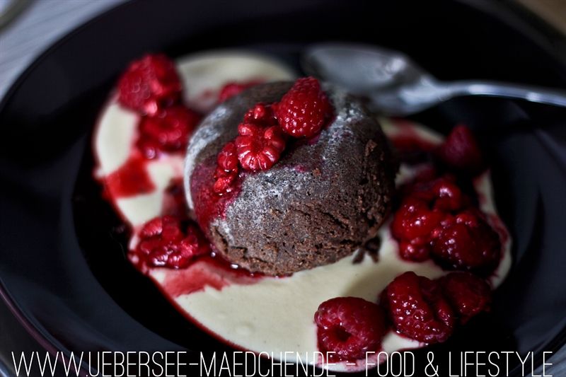 Rezeptbild: Schoko-Souffle mit flüssigem Schokoladenkern