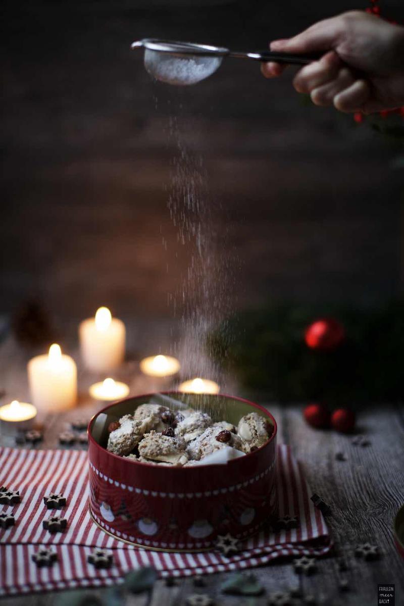 Rezeptbild: Zimtkugeln mit ganzen Haselnüssen