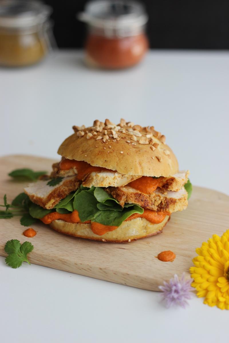 Rezeptbild: Indischer Burger im Butter Chicken Style mit Brioche-Burger-Buns