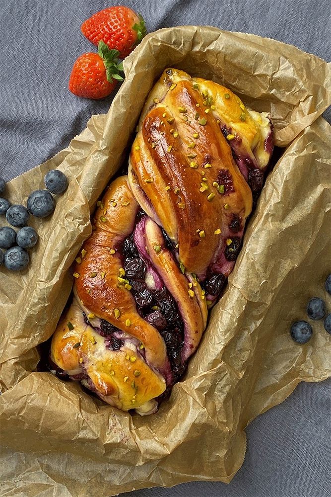 Rezeptbild: Babka mit Beeren