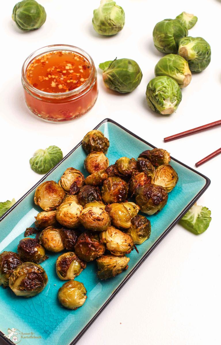 Rezeptbild: Rosenkohl aus dem Backofen mit Asia-Dip