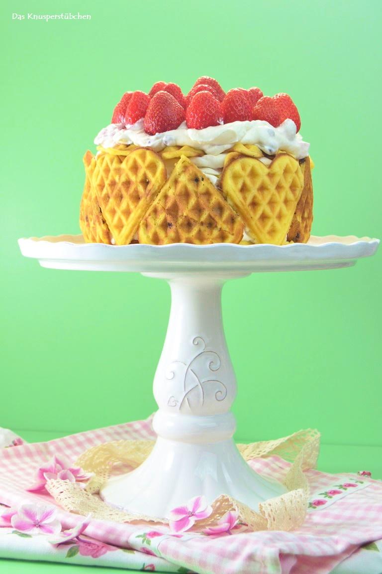 Rezeptbild: Waffeltorte mit Erdbeeren