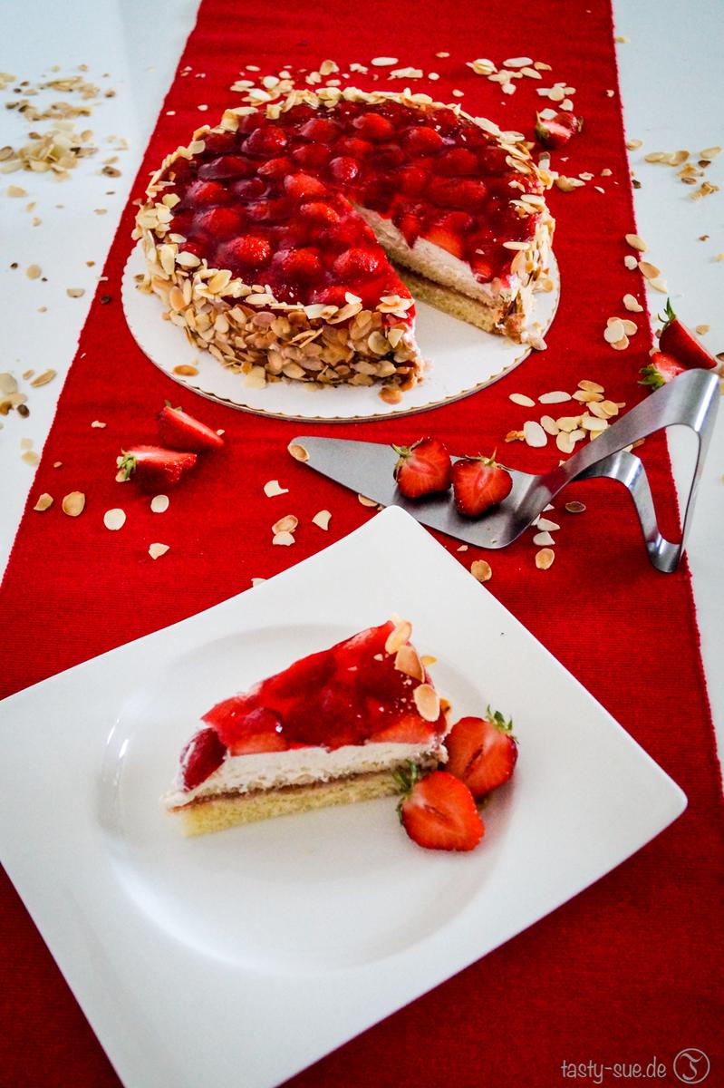Rezeptbild: Sommerliche Erdbeertorte