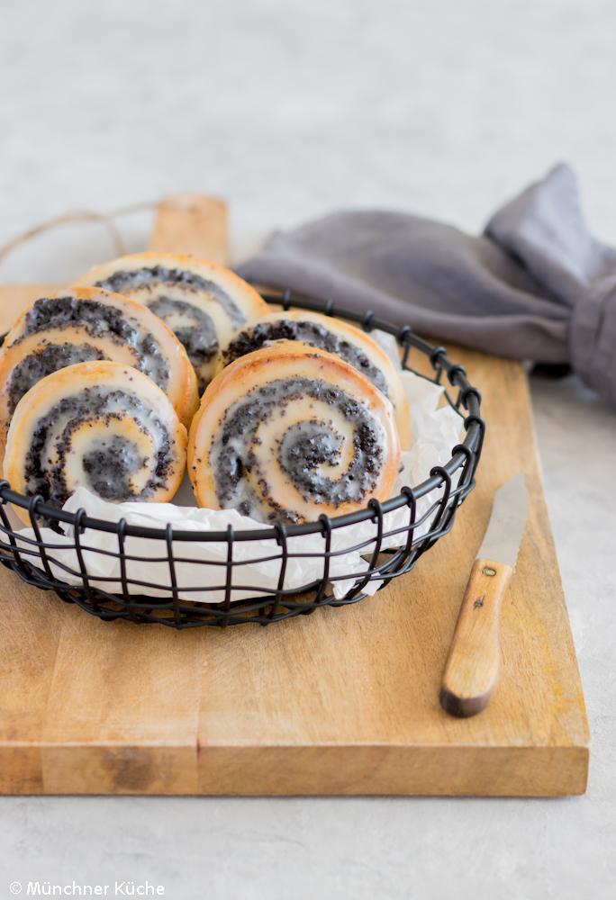 Rezeptbild: Mohnschnecken mit Puderzuckerguss