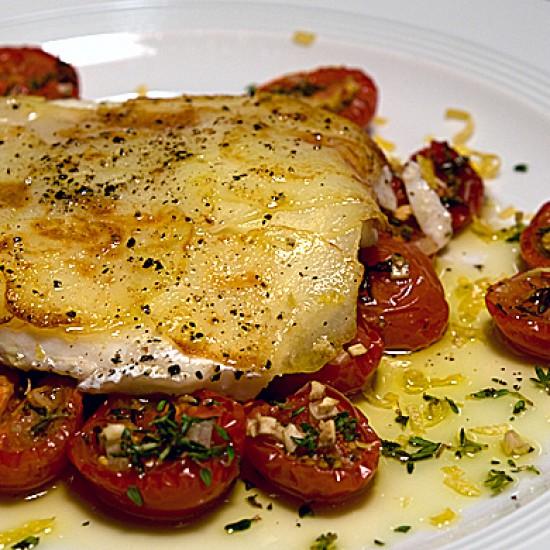 Rezeptbild: Mediterraner Kabeljau mit Kartoffelkruste und konfierten Tomaten