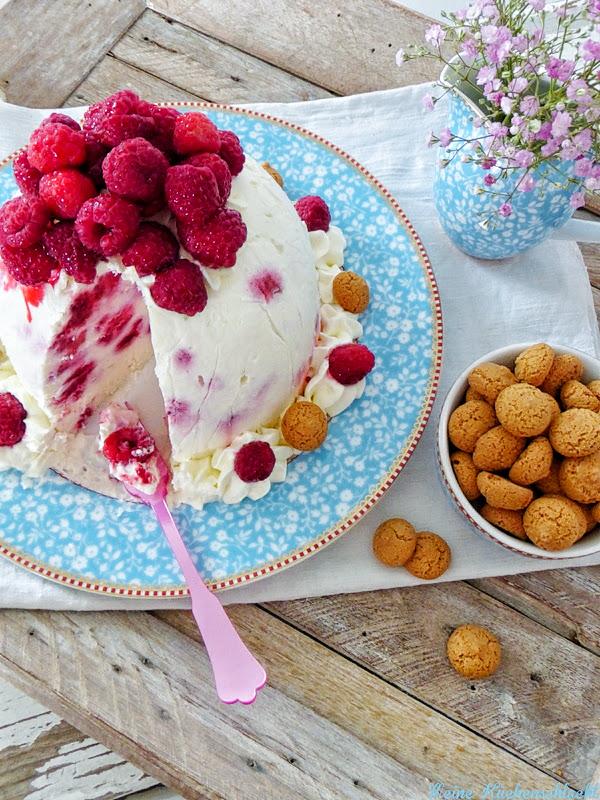 Rezeptbild: Himbeer Eistorte mit Amarettini
