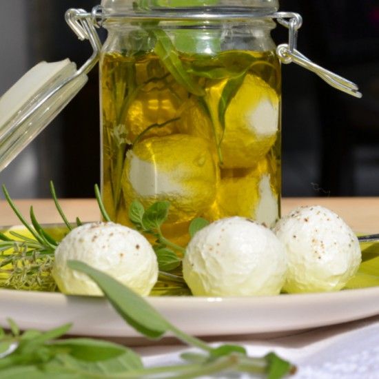 Rezeptbild: Eingelegter Frischkäse aus griechischem Joghurt