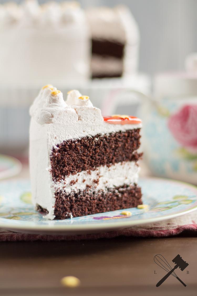 Rezeptbild: Schwarz-Weiß Torte mit Ribiselgelee