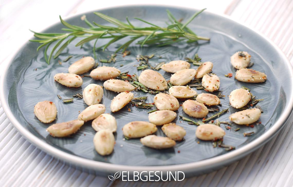 Rezeptbild: Würzige Knabber-Mandeln – ein himmlischer Snack