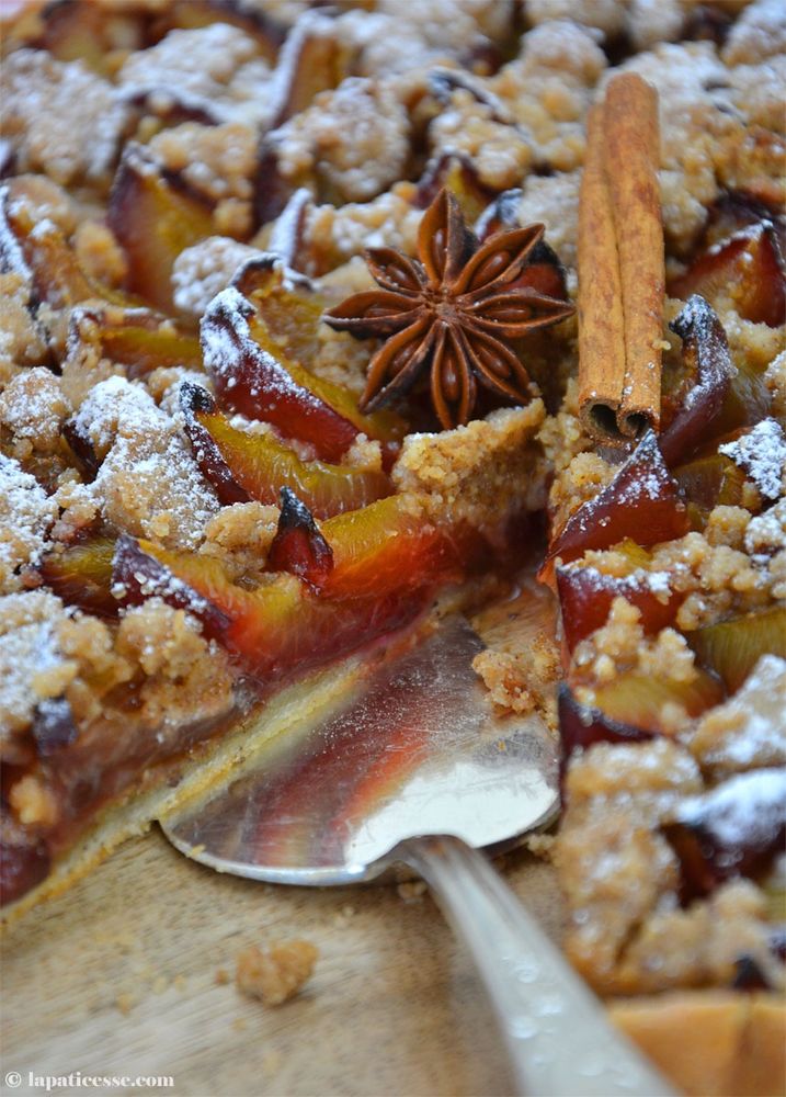 Rezeptbild: Zwetschgentarte mit Spekulatius-Streusel