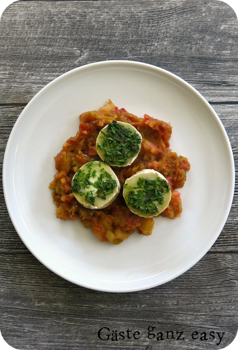 Rezeptbild: Gratinierter Ziegenkäse auf Rhabarberchutney