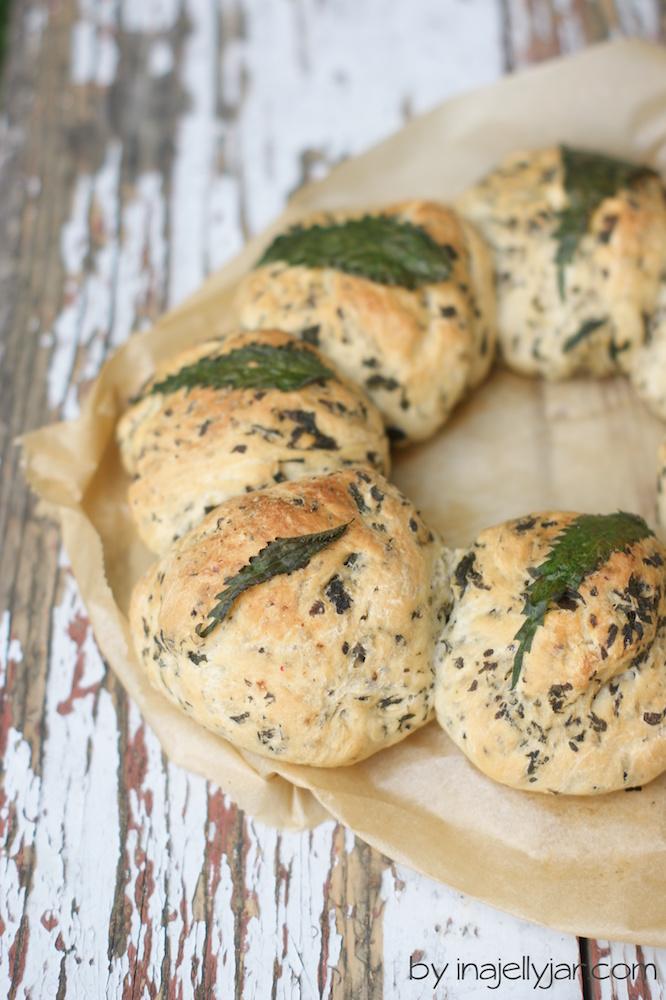 Rezeptbild: Brennnessel-Brötchenkranz