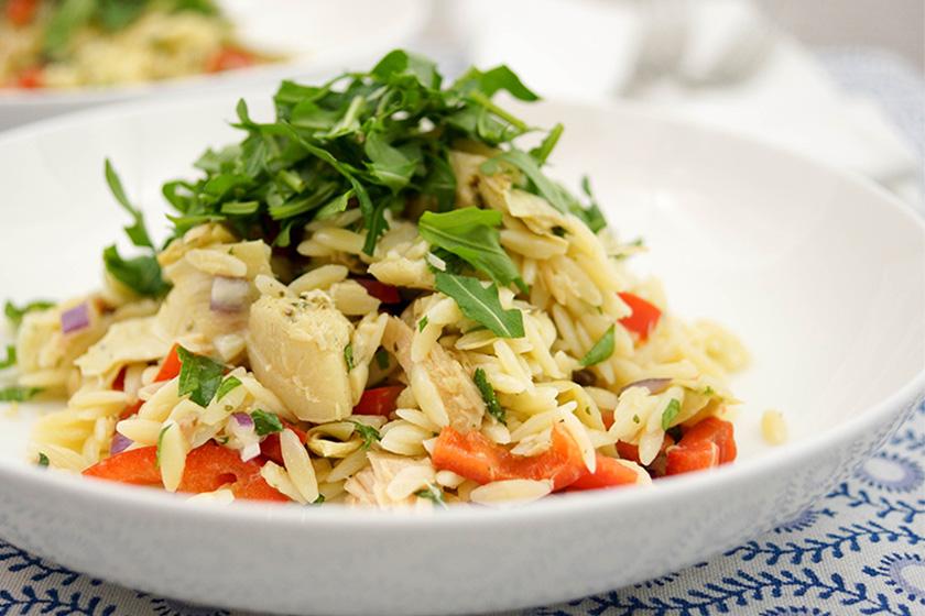Rezeptbild: Orzo mit Thunfisch, Artischocken, Petersilie und Minze