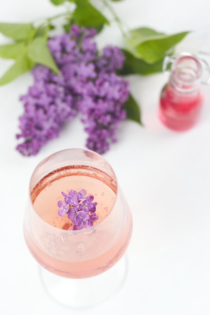 Rezeptbild: Fliederblütensirup