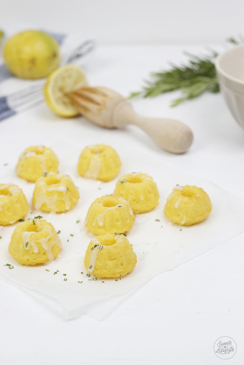 Rezeptbild: Kokos Zitronen Rosmarin Minigugls