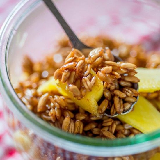 Rezeptbild: Heißer Dinkel auf kühler Mango