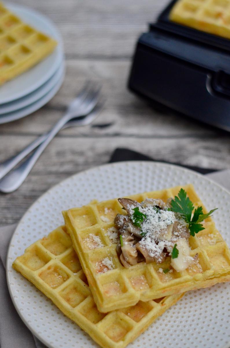 Rezeptbild: Herzhafte Waffeln mit Pilz-Topping
