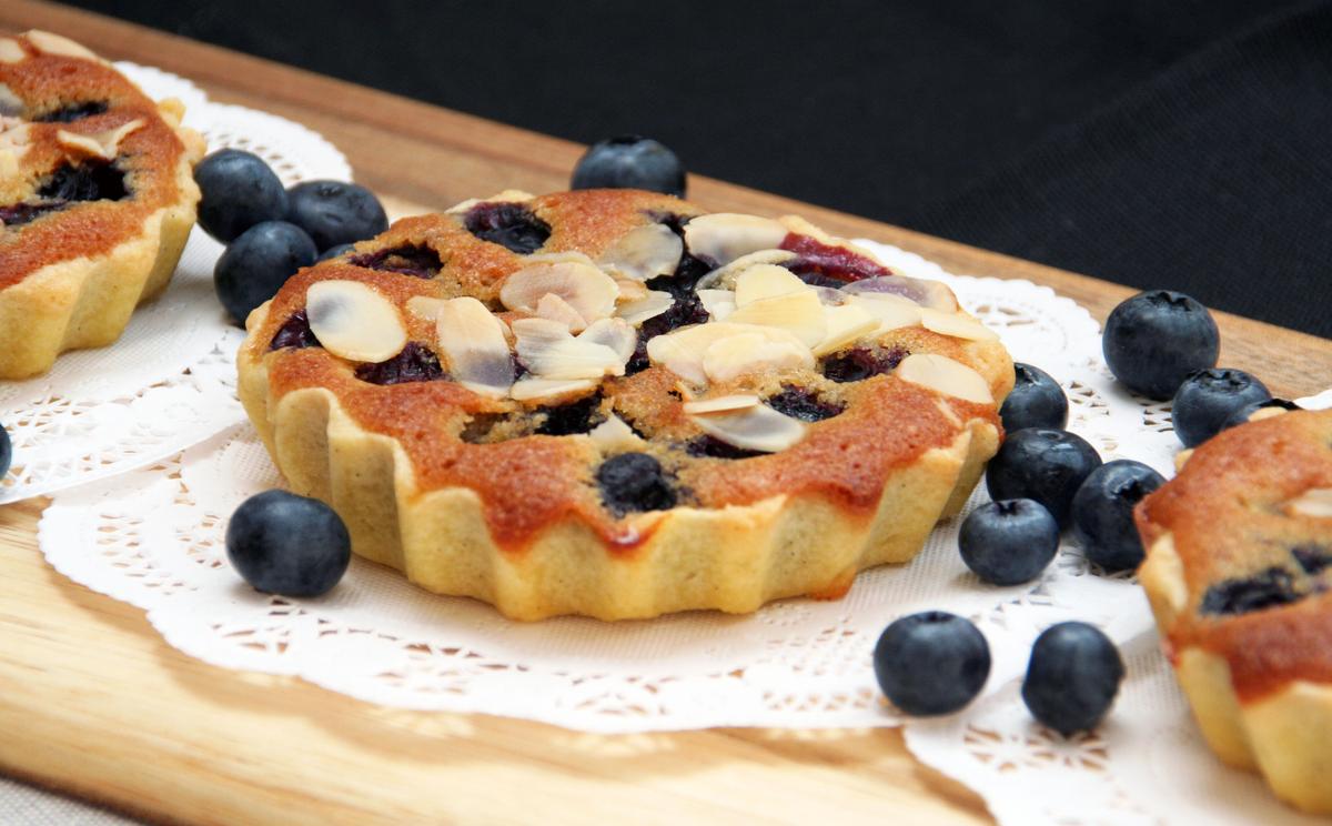 Rezeptbild: Blaubeer-Mandel-Tartelettes