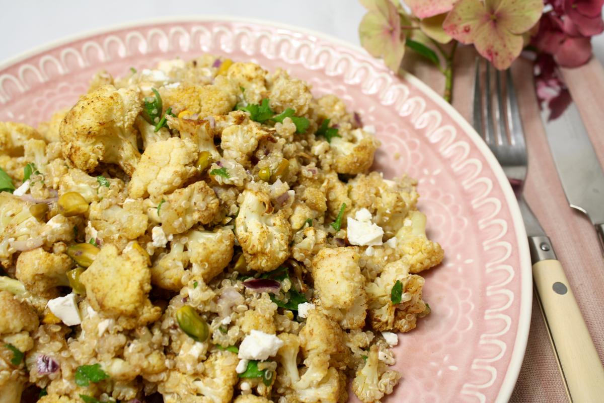 Rezeptbild: Blumenkohl, geröstet mit Quinoa, Feta und Pistazien