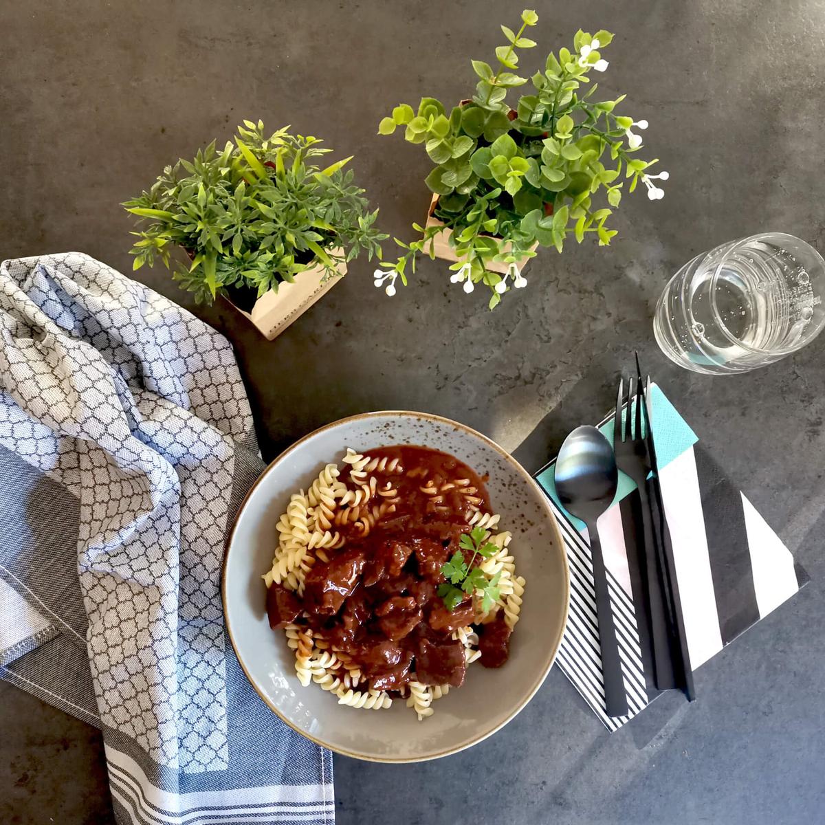 Rezeptbild: Gulasch – ein ungarischer Klassiker