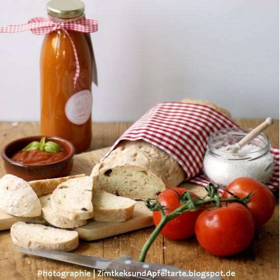 Rezeptbild: Tomaten-Ciabatta mit homemade Mango-Ketchup