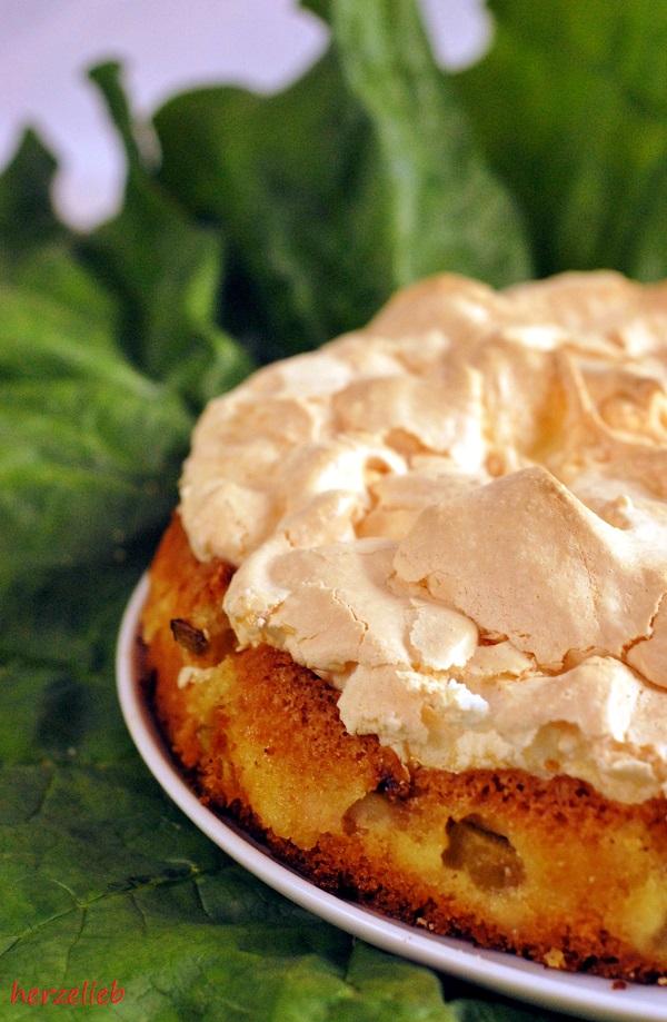 Rezeptbild: Rhabarberkuchen mit Baiserhaube