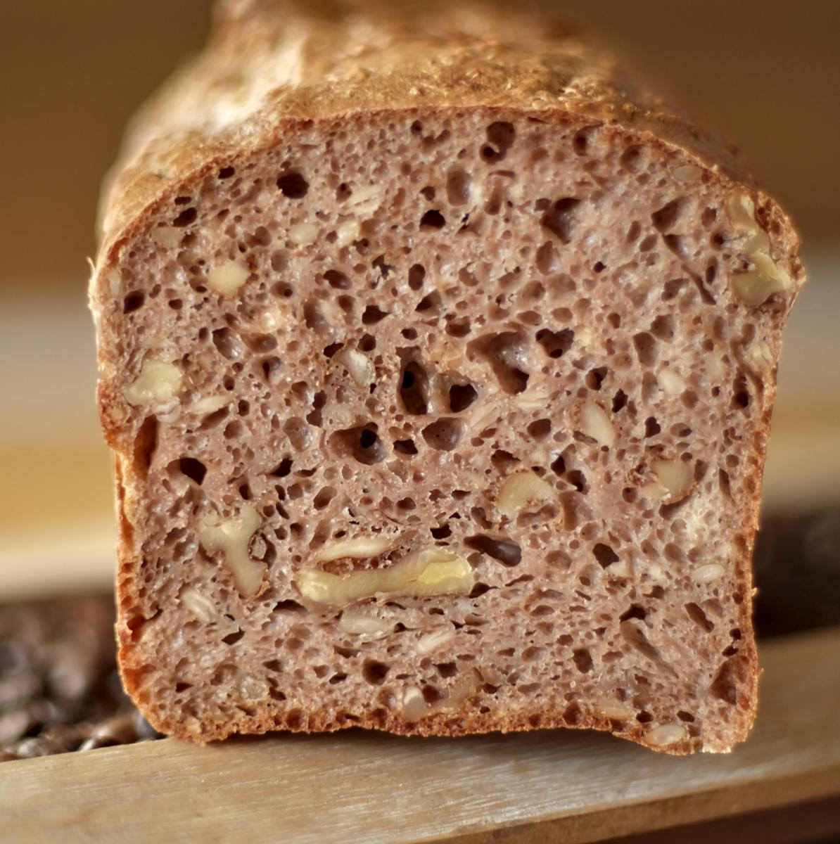 Rezeptbild: Walnuss-Dinkelbrot, so saftig und lecker!