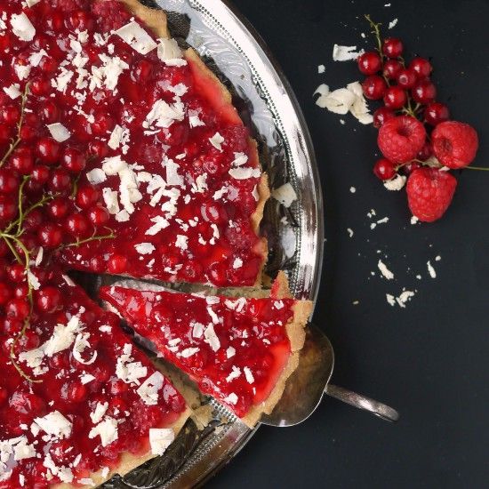 Rezeptbild: Weiße Schokoladentarte mit Beerentopping