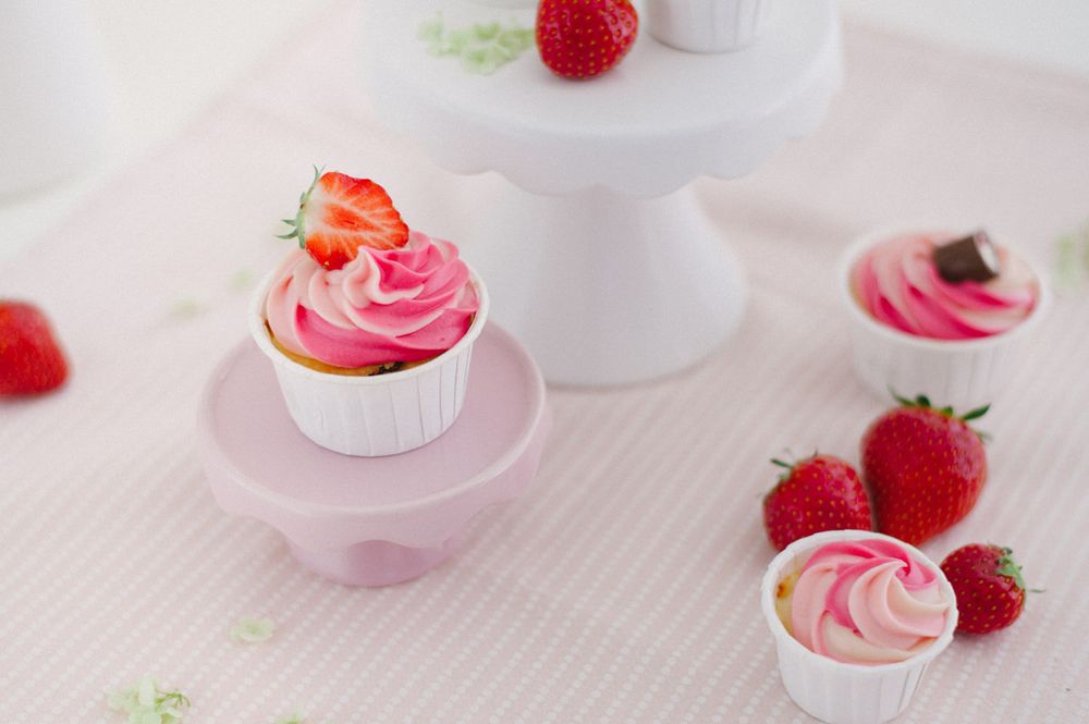 Rezeptbild: SOFTEIS – CUPCAKES MIT YOGURETTE