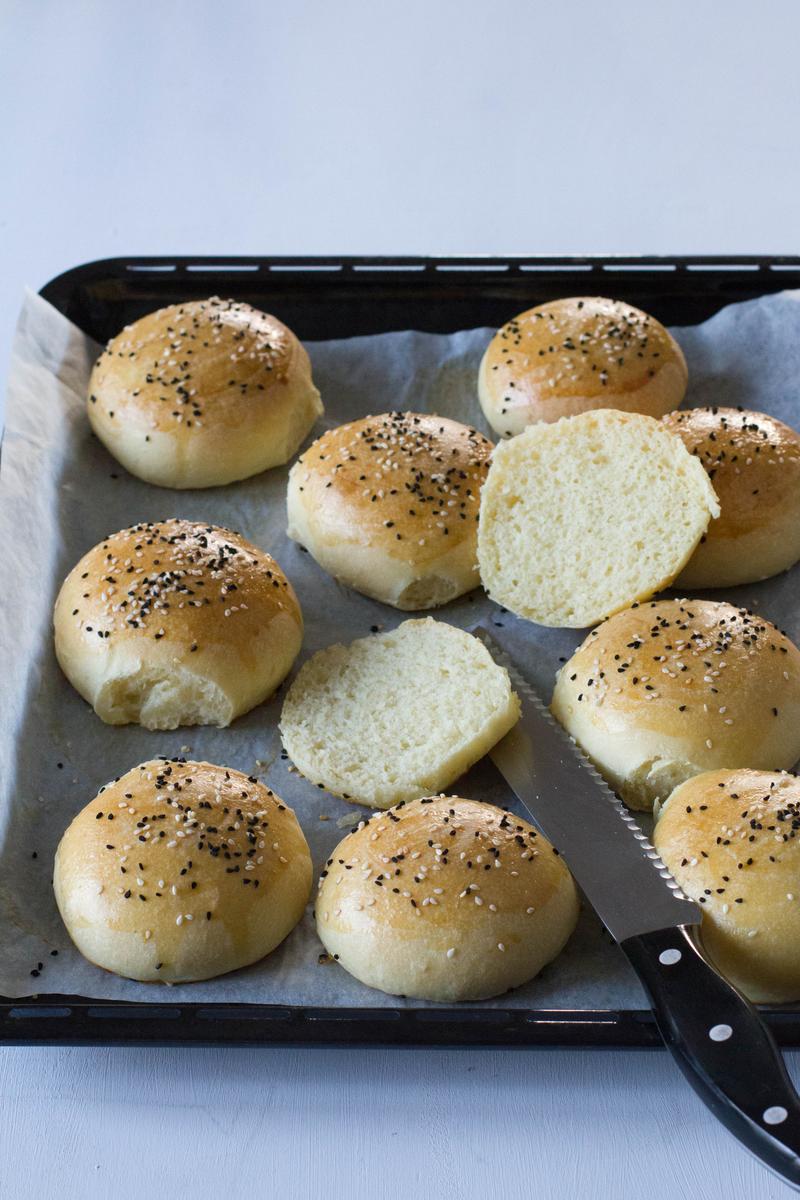 Rezeptbild: selbstgebackene Brioche Burger Buns
