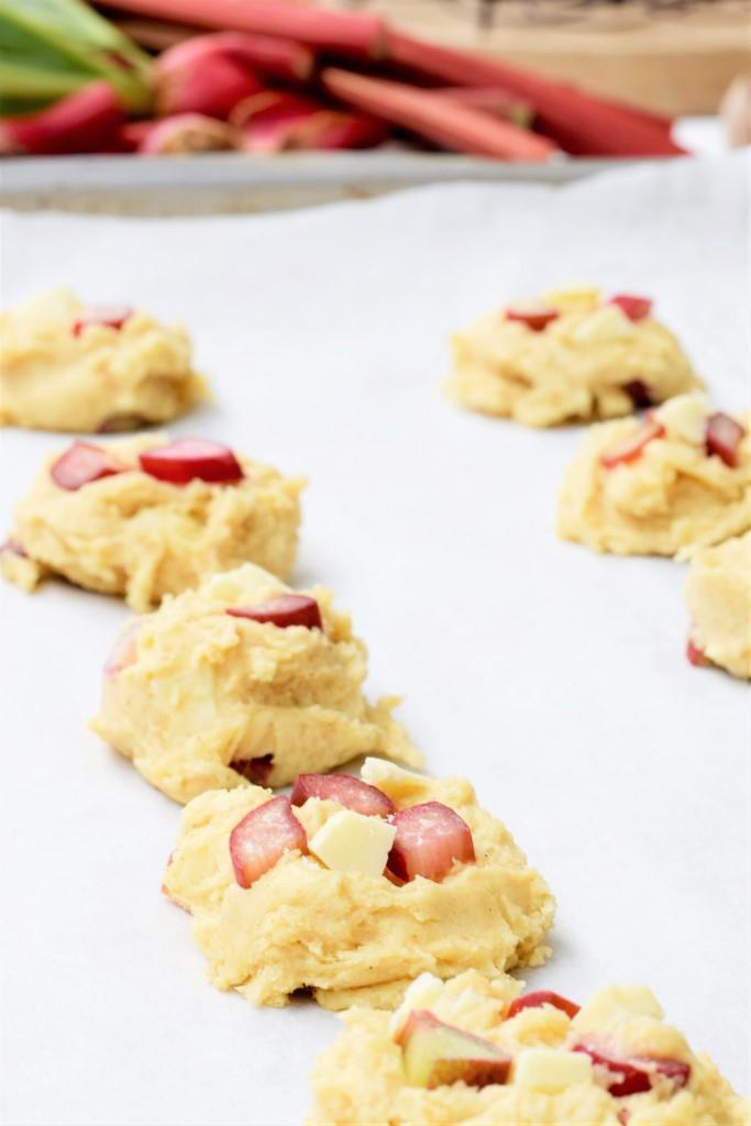 Rezeptbild: Rhabarber-Cookies mit weißer Schokolade