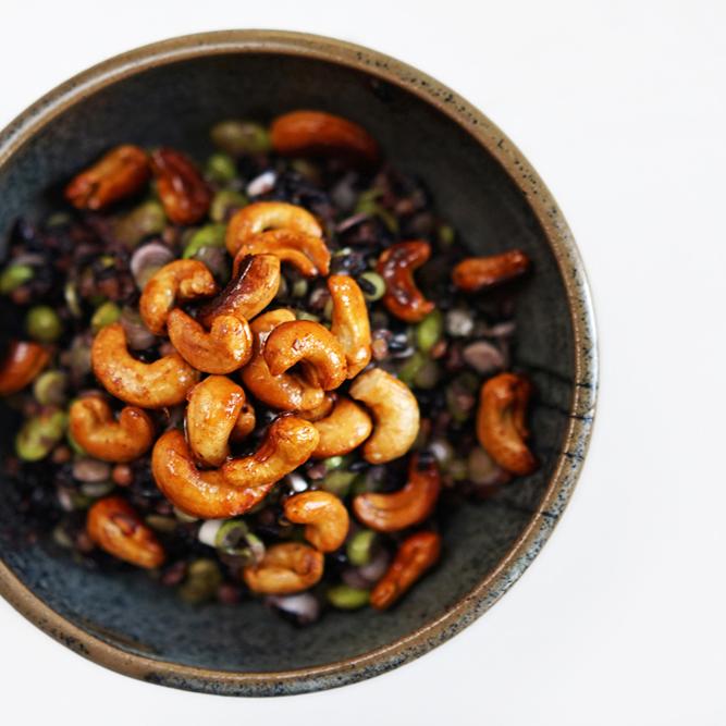 Rezeptbild: Schwarzer Reissalat mit Edamame, Linsen und gerösteten Chashews