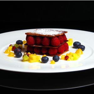 Rezeptbild: Millefeuille mit Vanillecreme und Himbeeren