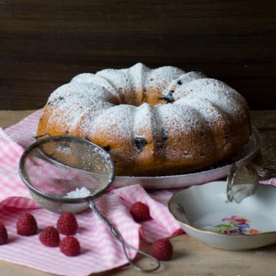 Rezeptbild: Himbeer-Zitronen-Guglhupf
