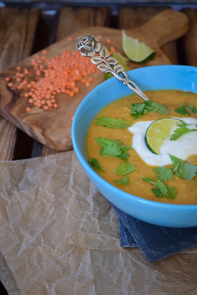 Rezeptbild: Linsen Kokos Suppe mit Pute