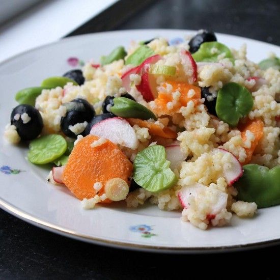 Rezeptbild: Hirsesalat mit dicken Bohnen und Blaubeeren