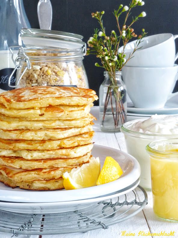 Rezeptbild: Zitronen Müsli Pancakes mit Ei freiem Lemon Curd