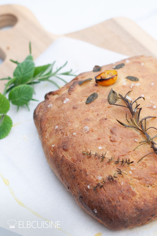 Rezeptbild: Traumhaftes Focaccia – Olivenöl ist nicht gleich Olivenöl