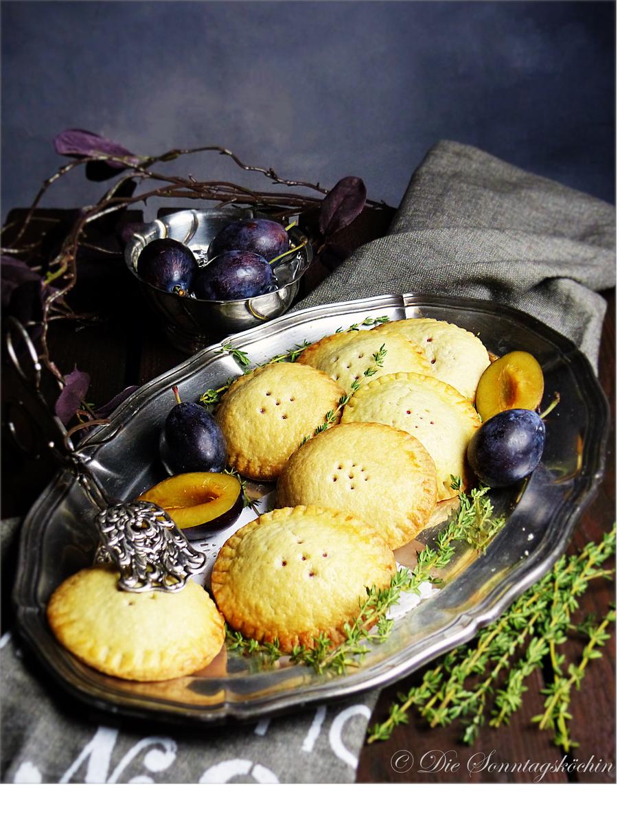 Rezeptbild: Pflaumen Thymian Hand Pies