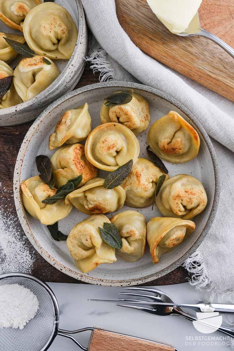Rezeptbild: Selbstgemachte Tortellini mit Fleischfüllung