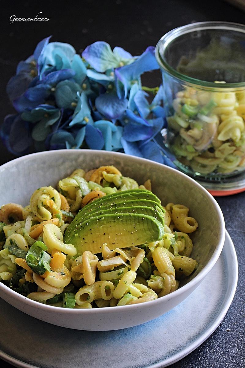 Rezeptbild: Avocado-Nudelsalat
