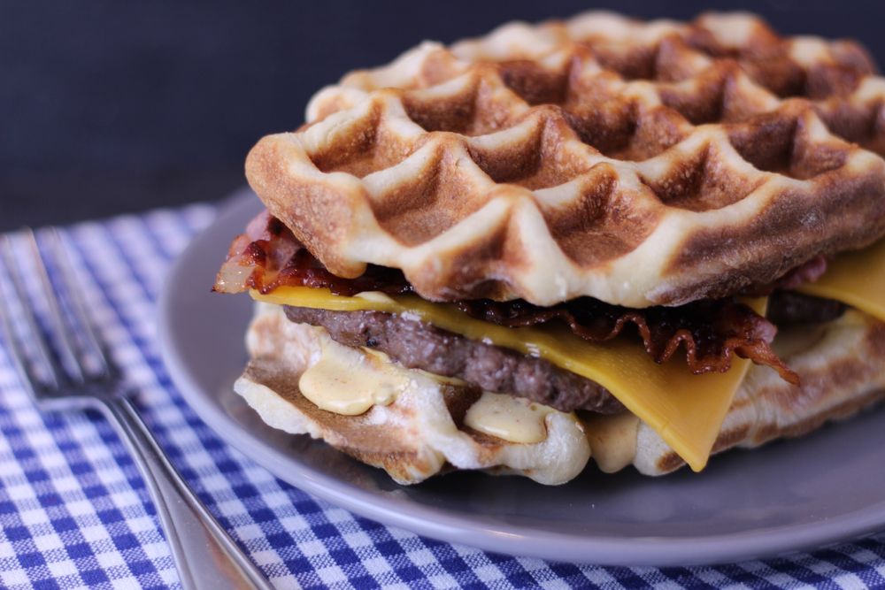 Rezeptbild: Waffelburger Chili-Cheese-Bacon – Burger mal anders!